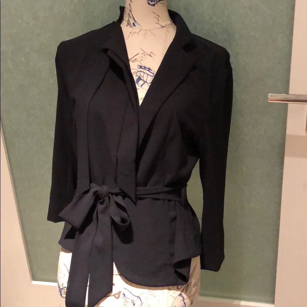“Claudine” unconstructed stylish black blazer